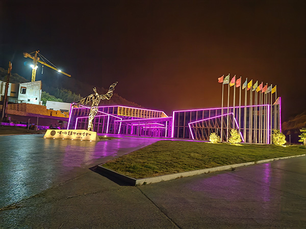 城市亮化是现代城市建设的重要组成部分，它不仅可以美化城市的夜景，还能提升城市的整体形象。随着科技的不断进步，城市亮化也得到了更多的关注和创新。本文将介绍一些关于城市亮化的创意和技术，帮助读者了解杂多城市亮化的重要性以及如何进行杂多城市亮化的规划和实施。